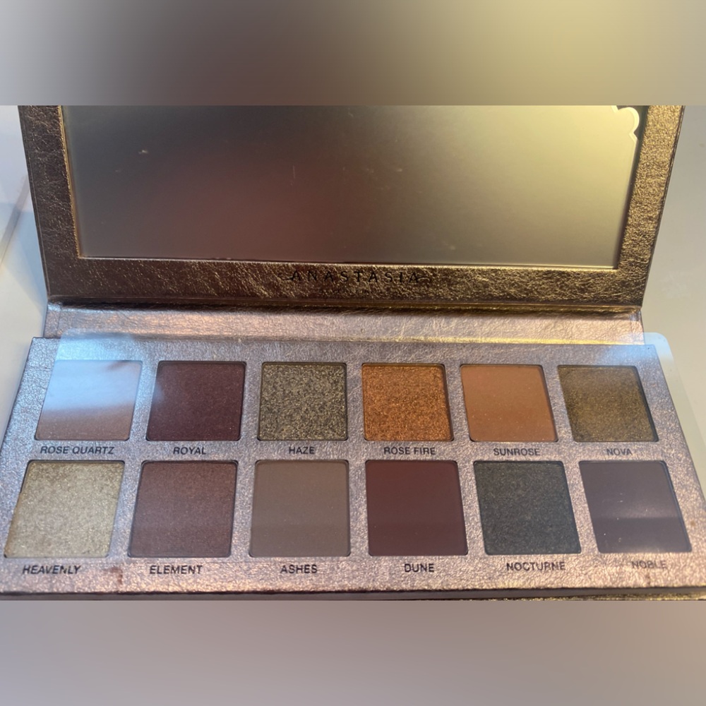 Anastasia Beverly Hills Rose Metals 12-pan eye shadow palette